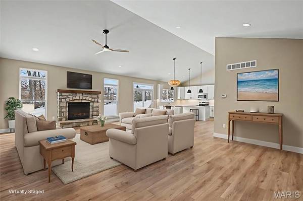 4 Arbor Meadows CT, Wentzville, MO 63385
