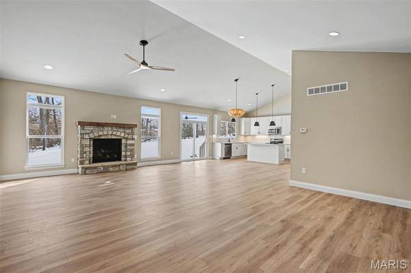 4 Arbor Meadows CT, Wentzville, MO 63385