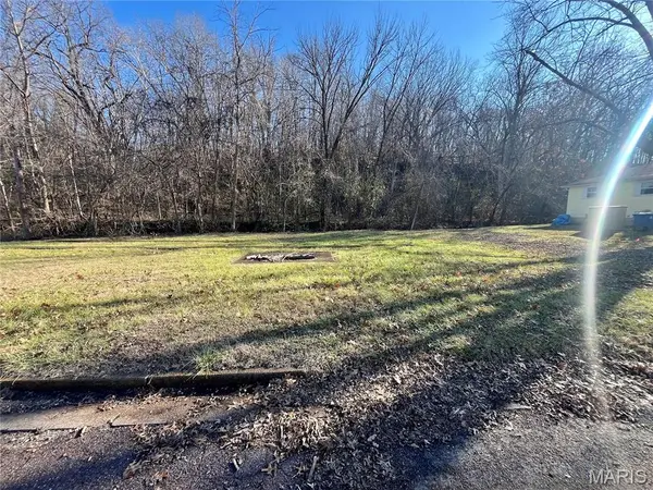912 Olive ST, New Haven, MO 63068