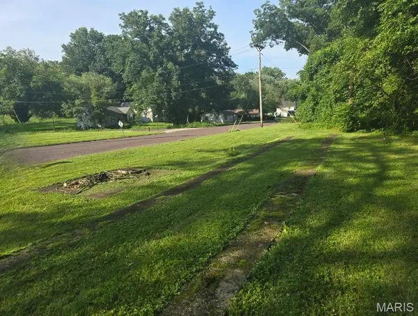 912 Olive ST, New Haven, MO 63068