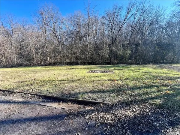 912 Olive ST, New Haven, MO 63068