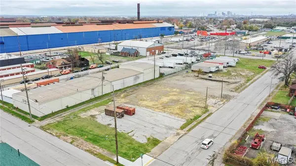1742 State ST, Granite City, IL 62040