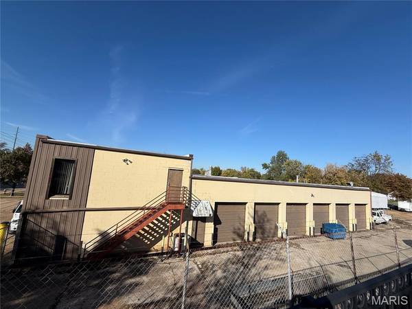 11721 Dorsett RD, Maryland Heights, MO 63043