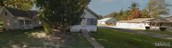 702 Mayo ST, Carlinville, IL 62626