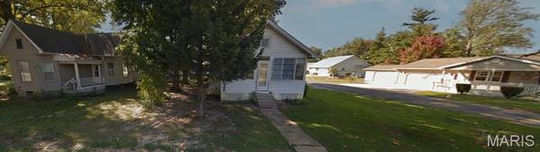 702 Mayo ST, Carlinville, IL 62626