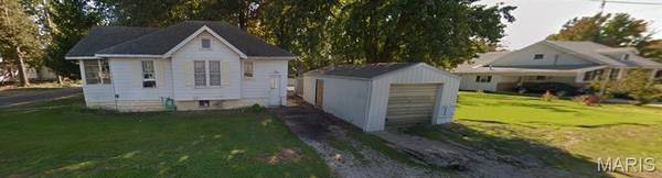 702 Mayo ST, Carlinville, IL 62626