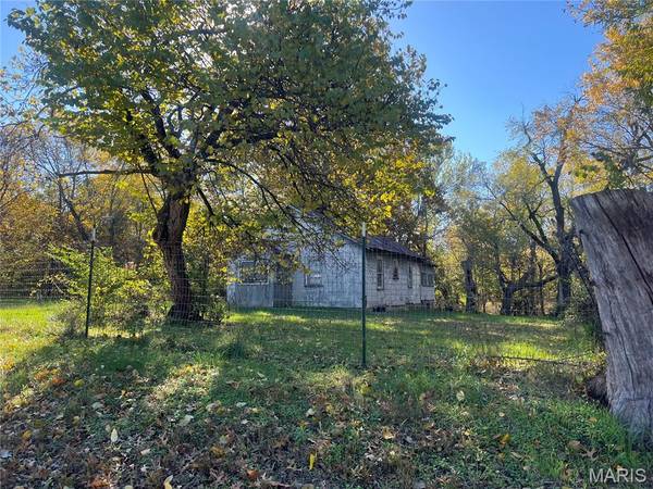 722 E Bland RD, Lebanon, MO 65536