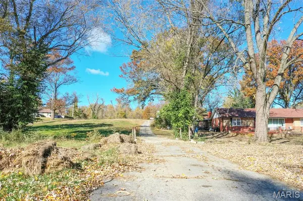 12223 Fontaine LN, Florissant, MO 63138