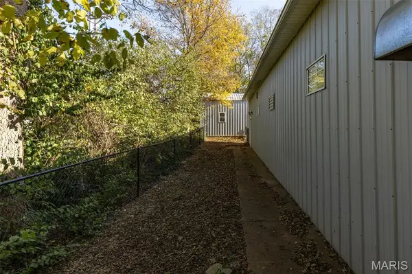 210 Hyler DR, Farmington, MO 63640