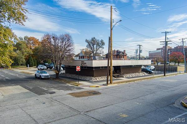 2100 State ST, Granite City, IL 62040