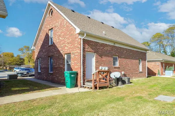 2010 Vandalia ST, Collinsville, IL 62234