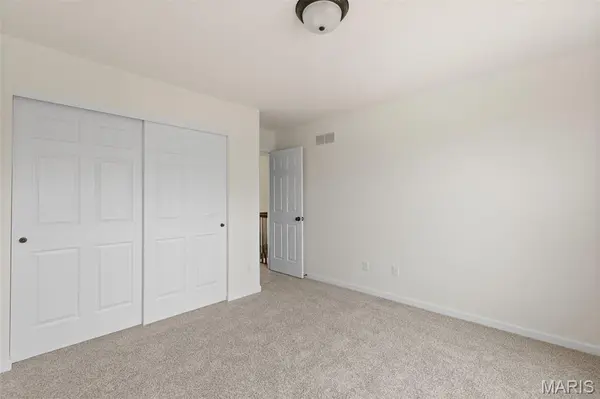 396 Winding Bluffs CT, Fenton, MO 63026