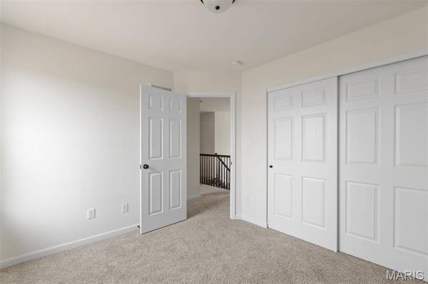 396 Winding Bluffs CT, Fenton, MO 63026