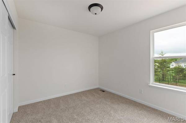 396 Winding Bluffs CT, Fenton, MO 63026