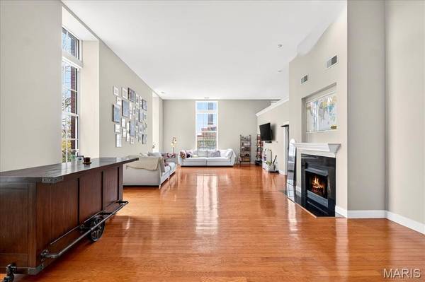 1515 Lafayette AVE #211, St Louis, MO 63104