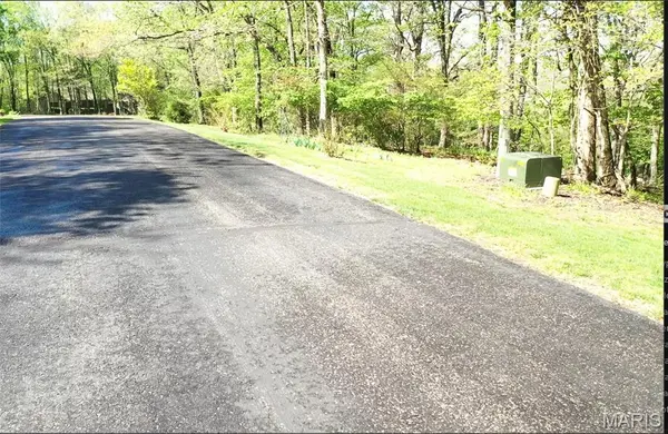 235 Quail Run DR, Defiance, MO 63341