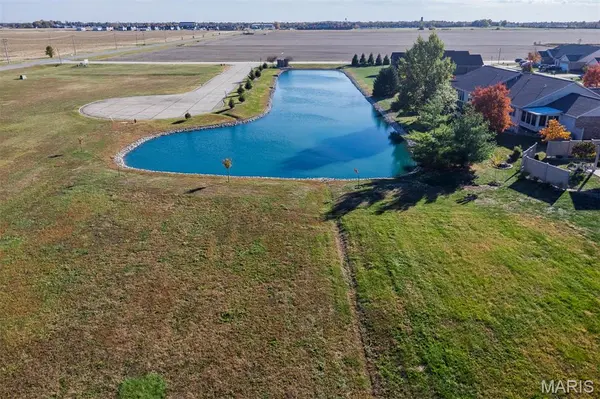55 Jasons Pointe, Highland, IL 62249