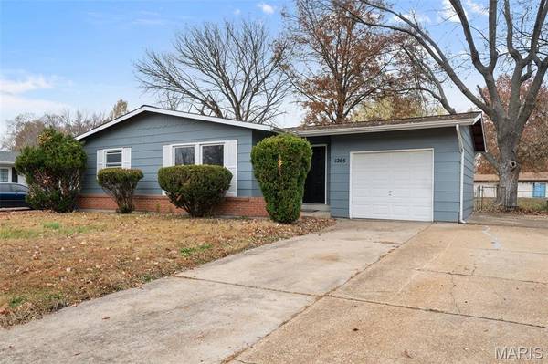 1265 Central Pkwy, Florissant, MO 63031