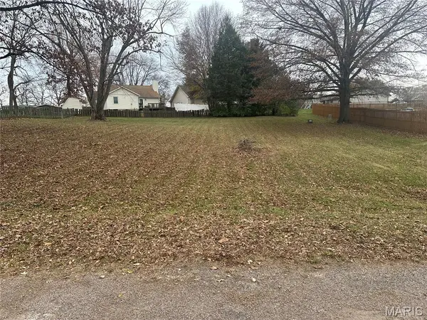 901 Tartuga DR, Edwardsville, IL 62025