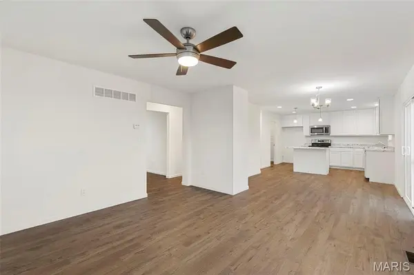 12240 Louiselle Park DR, Maryland Heights, MO 63146