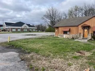 5105 N Illinois ST #A, Fairview Heights, IL 62208
