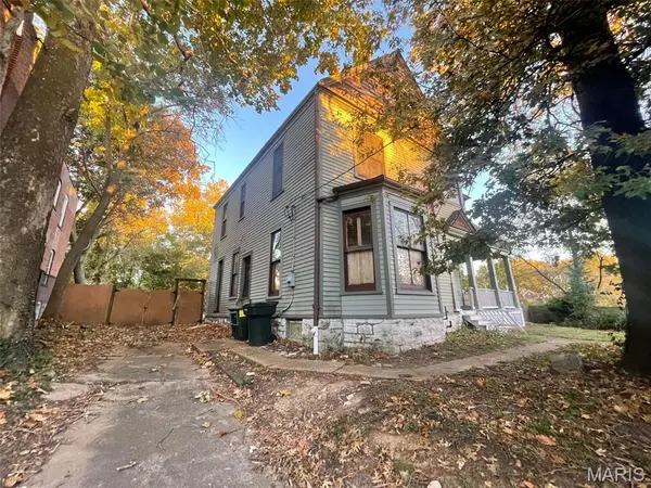1524 McCausland AVE, St Louis, MO 63117