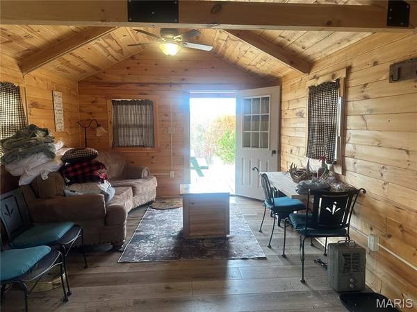 4330 Highway Y, Ellington, MO 63638