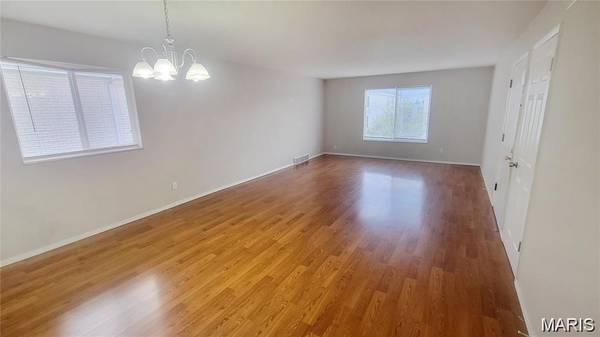 12586 CHARDIN PLACE #4, Unincorporated, MO 63128