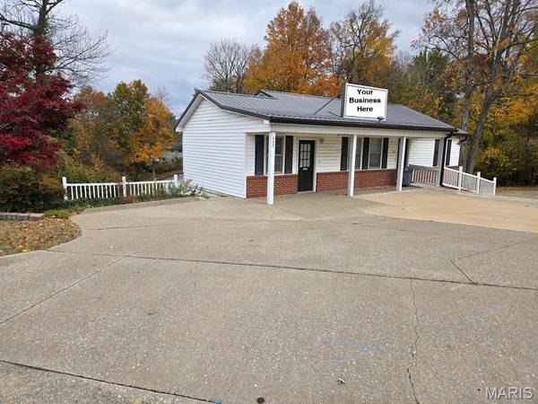 902 E Jackson BLVD, Jackson, MO 63755