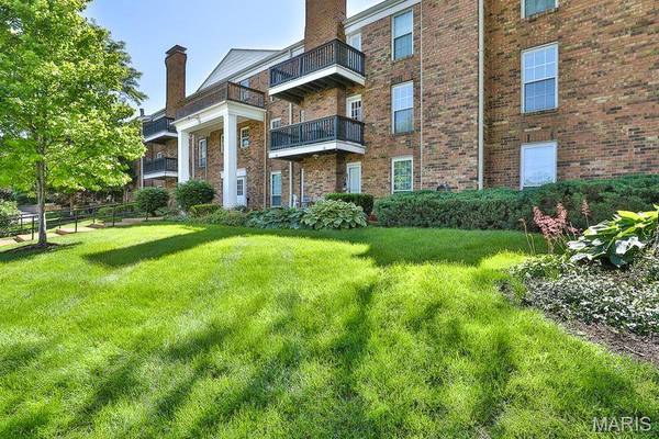 10374 Chimney Rock DR #2, St Louis, MO 63146