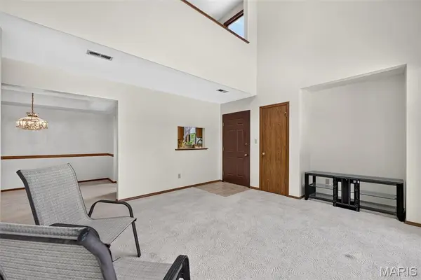 5162 Hollow Wood CT #D, St Louis, MO 63128
