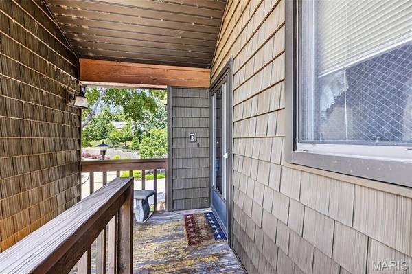 5162 Hollow Wood CT #D, St Louis, MO 63128