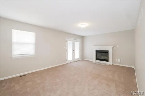 408 N Washington ST, Raymore, MO 64083