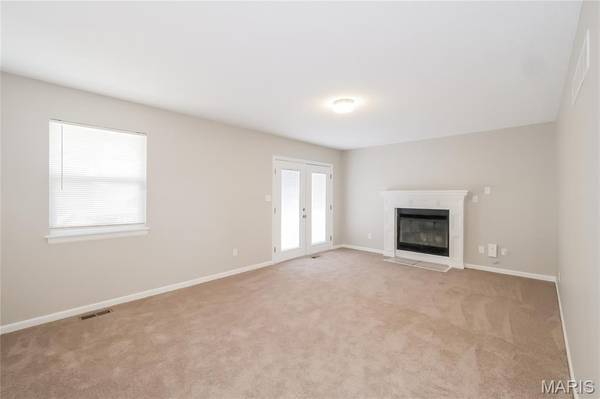 408 N Washington ST, Raymore, MO 64083