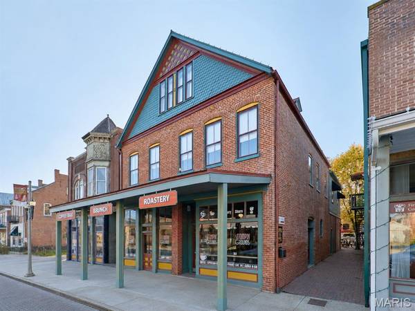 214 E 1st ST, Hermann, MO 65041