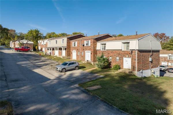9192 Vanity Fair DR, Bel Ridge, MO 63136