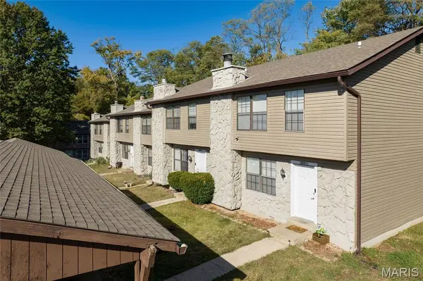 233 Northport Hills DR, Florissant, MO 63033