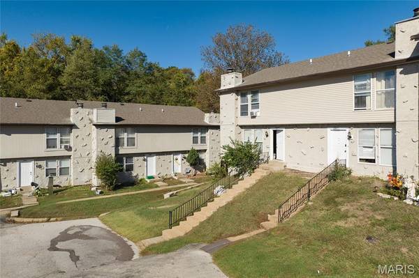 233 Northport Hills DR, Florissant, MO 63033