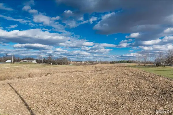 705 S Moreland, Bethalto, IL 62010