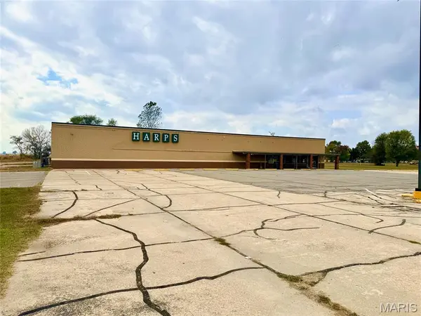 881 S Walnut ST, Bernie, MO 63822