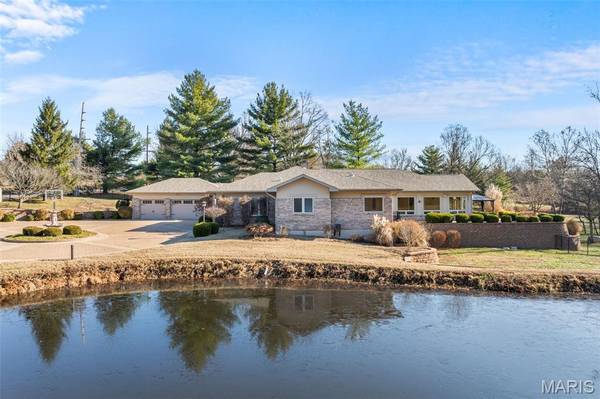 6414 Country Club RD, Washington, MO 63090