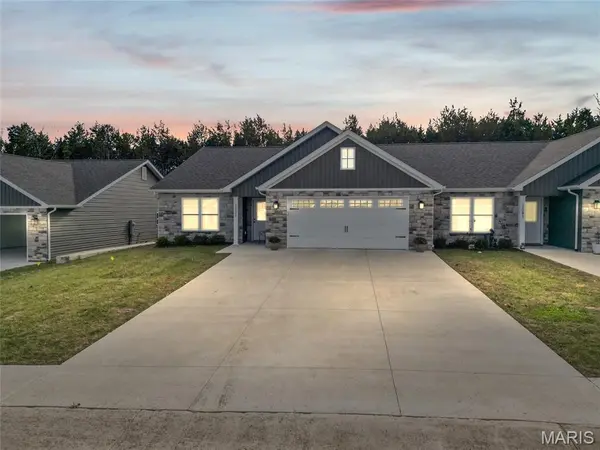 1539 Hickory LNDG, De Soto, MO 63020