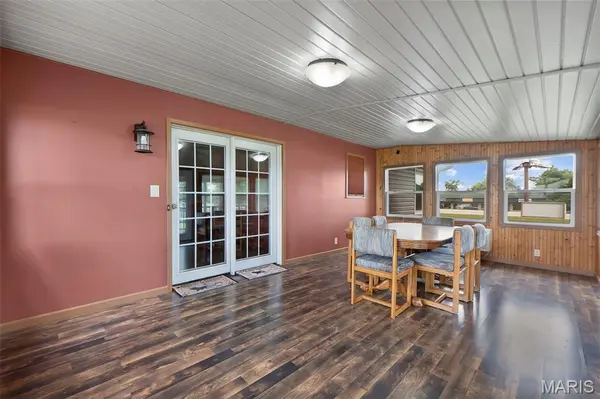 1512 Old St Mary's RD, Perryville, MO 63775