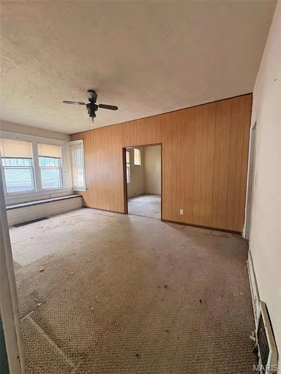 4 Carlyle AVE, Belleville, IL 62220
