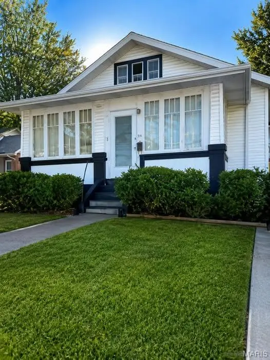 4 Carlyle AVE, Belleville, IL 62220