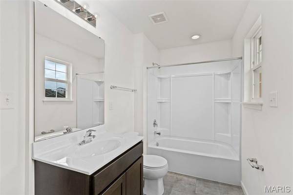 1059 Black Bear DR, House Springs, MO 63051