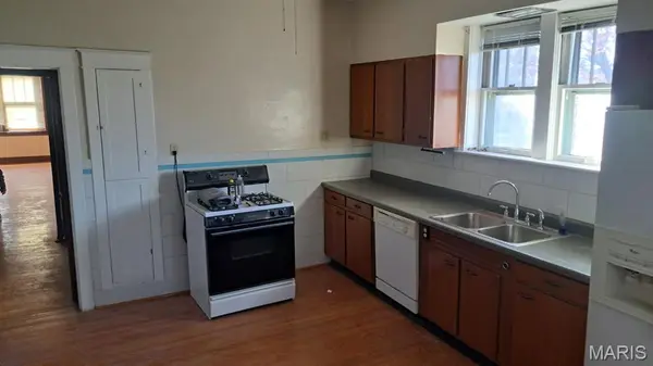 5301 S Broadway, St Louis, MO 63111