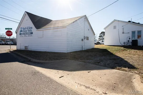 207 E Springfield RD, Sullivan, MO 63080