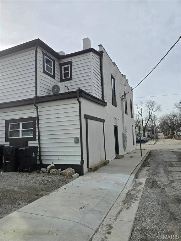 1223 W Main ST, Belleville, IL 62220