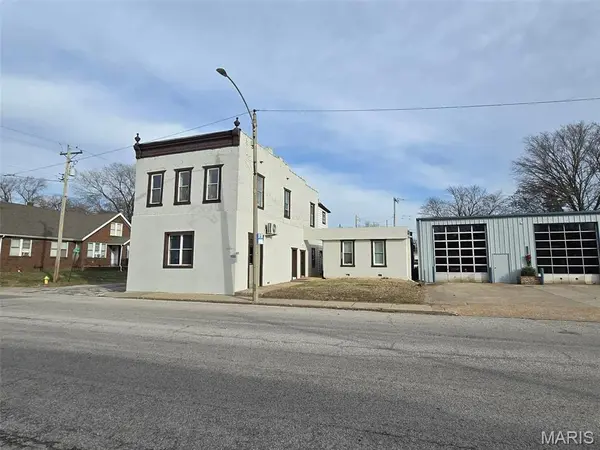 1223 W Main ST, Belleville, IL 62220